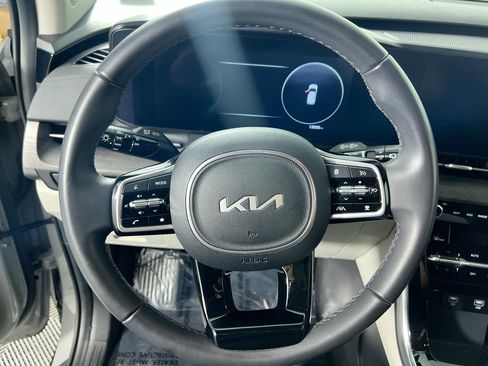 Used 2023 Kia Carnival SX Prestige FWD image 16