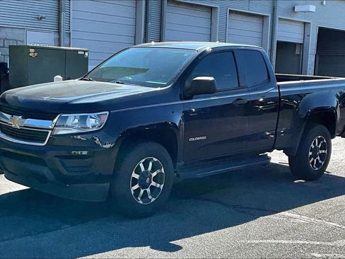 Used 2017 Chevrolet Colorado W/T RWD image 2