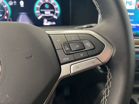 Certified 2025 Volkswagen Tiguan SE AWD/4WD image 28