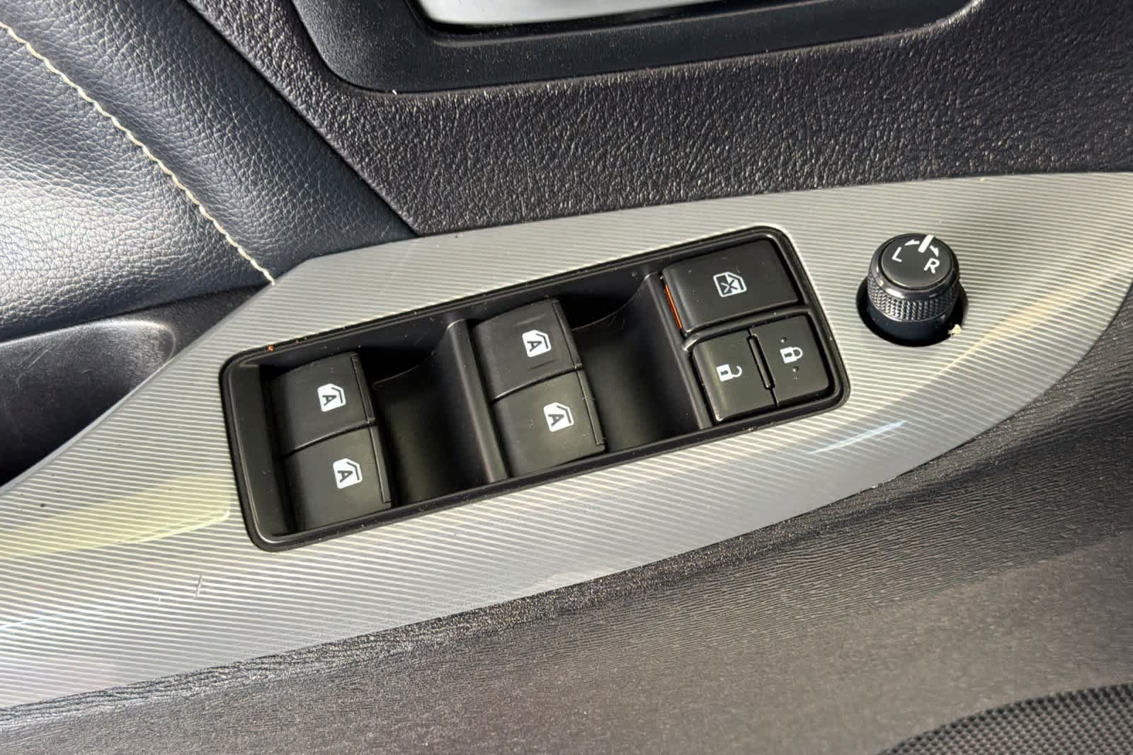 Used 2016 Toyota Sienna SE FWD image 13