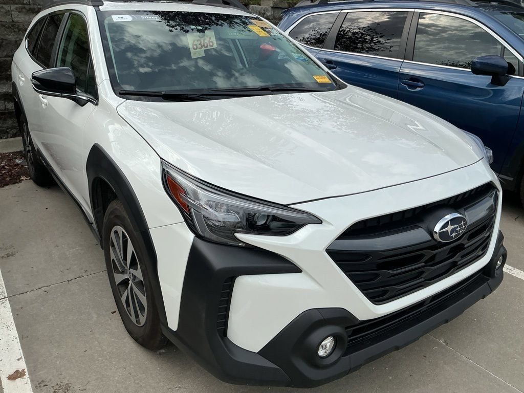 Certified 2025 Subaru Outback Premium AWD/4WD image 9