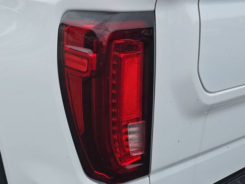 Used 2026 GMC Sierra 1500 SLT w/ SLT Premium Plus Package AWD/4WD image 35
