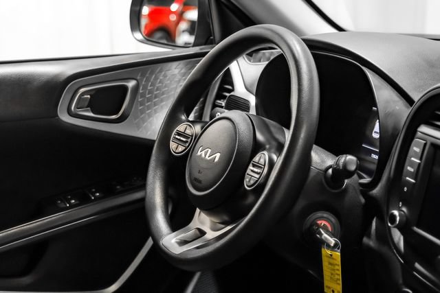 Used 2023 Kia Soul LX w/ Option Group 015 FWD image 19