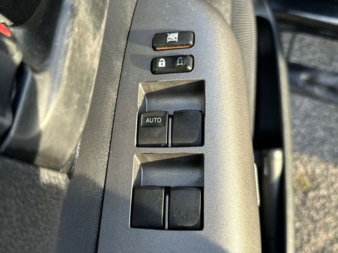 Used 2010 Toyota Tundra 4x4 Double Cab image 13