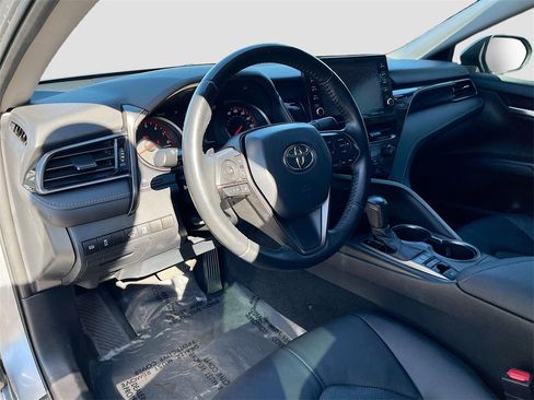 Used 2021 Toyota Camry XSE image 9