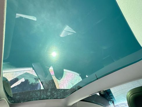 Used 2022 Tesla Model 3 Performance image 19