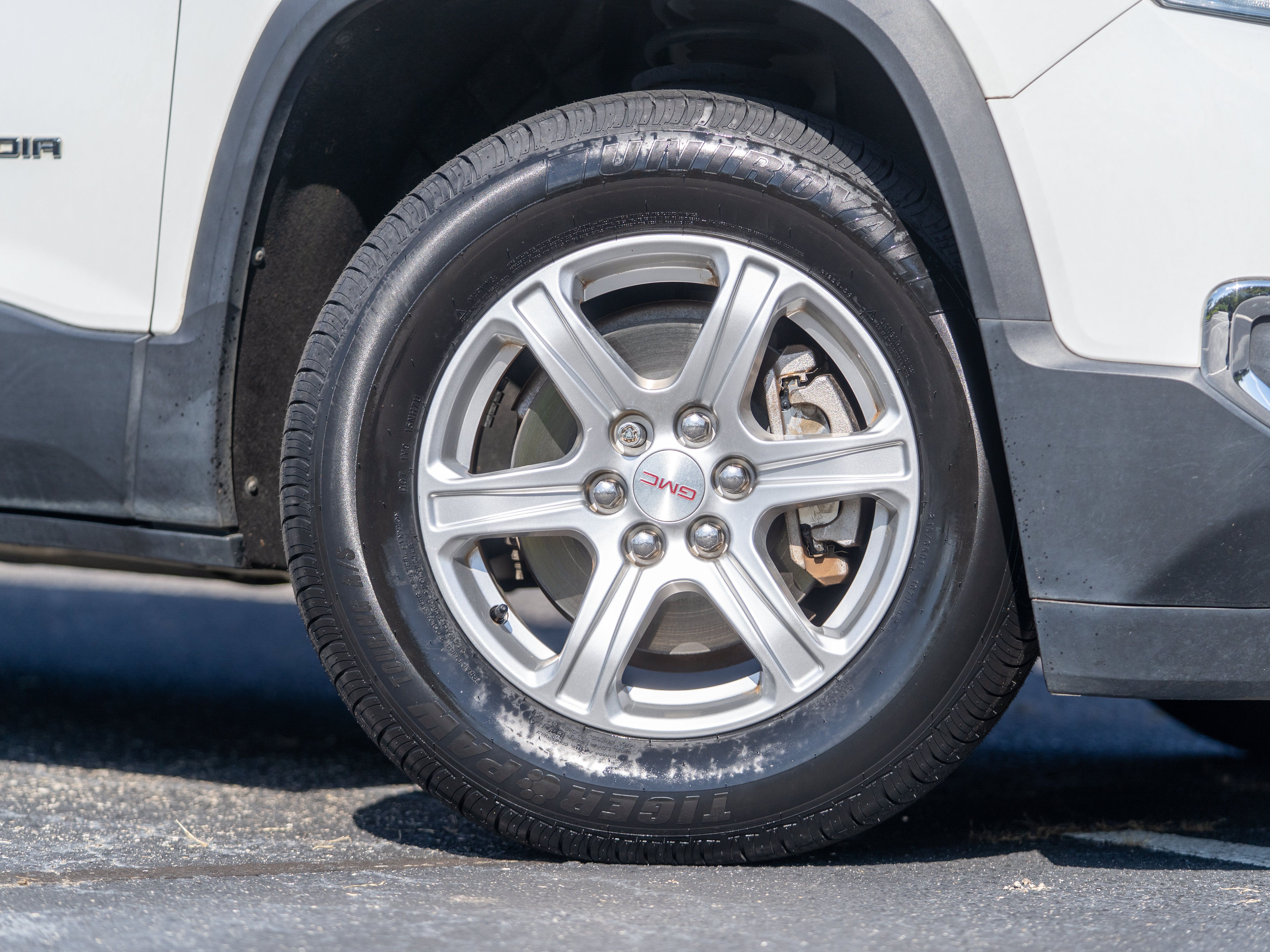 Used 2019 GMC Acadia SLE FWD image 40