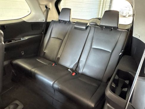 Certified 2025 Toyota Grand Highlander AWD image 38