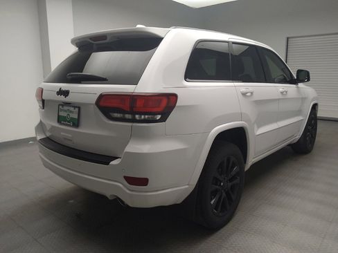 Used 2018 Jeep Grand Cherokee Altitude image 9