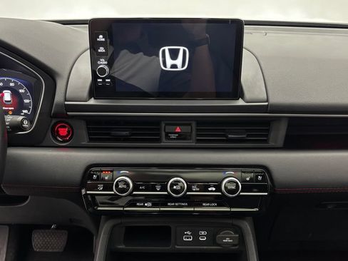 Used 2025 Honda Pilot Black Edition image 23