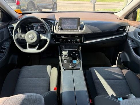 Used 2023 Nissan Rogue SV AWD/4WD image 15