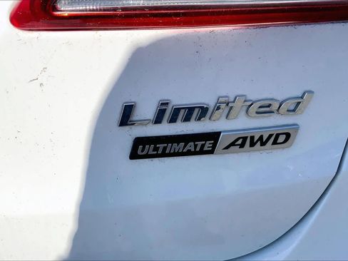 Used 2018 Hyundai Santa Fe Limited AWD/4WD image 10