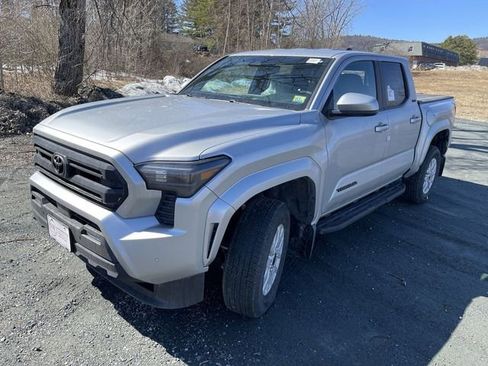 New 2026 Toyota Tacoma SR5 AWD/4WD image 3