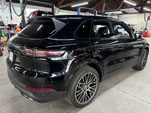 Used 2019 Porsche Cayenne S AWD/4WD image 3