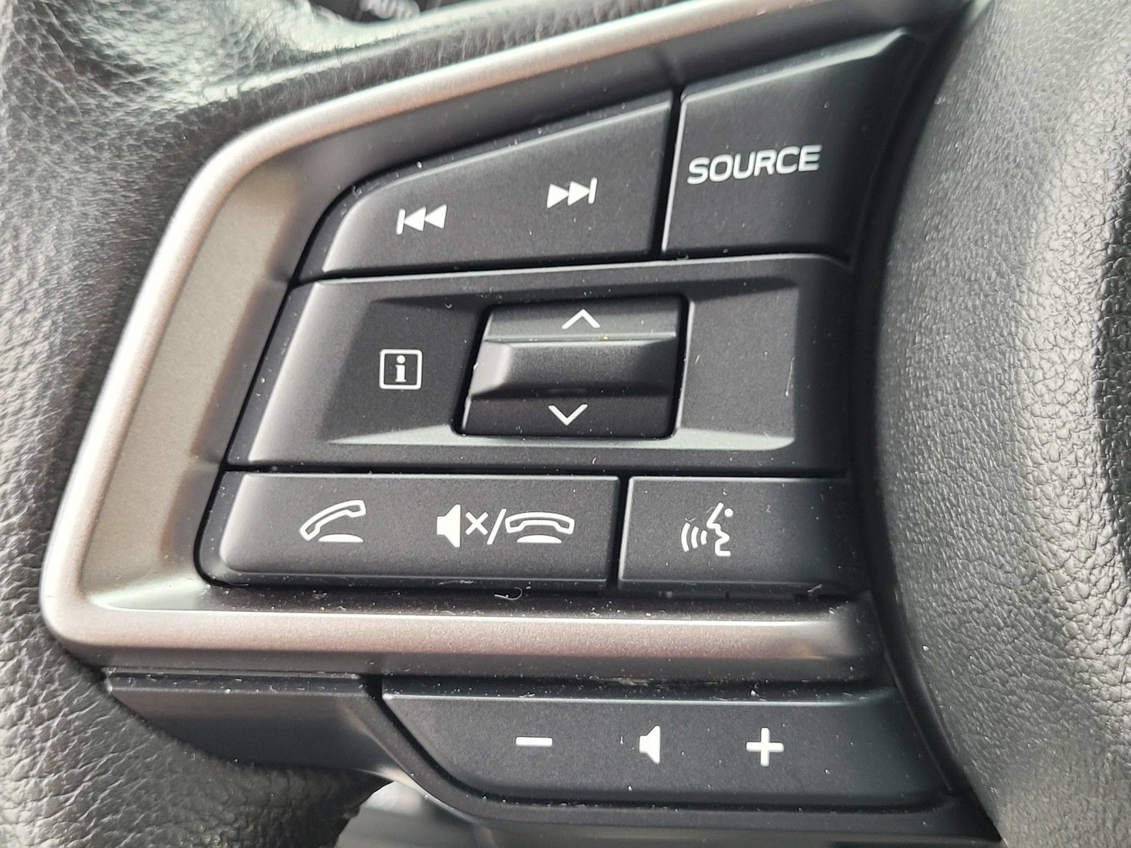 Used 2023 Subaru Ascent Limited AWD/4WD image 27