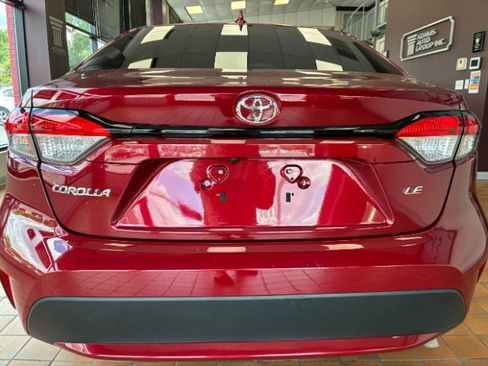 Used 2022 Toyota Corolla LE FWD image 11