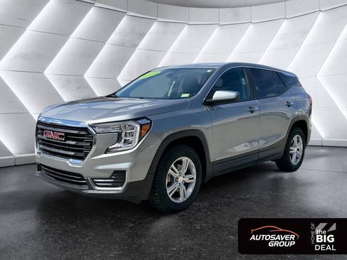 Used 2024 GMC Terrain SLE image 1