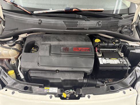 Used 2013 FIAT 500 Lounge w/ Luxury Leather Pkg FWD image 9