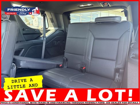 Used 2024 GMC Yukon SLT w/ SLT Premium Package image 22