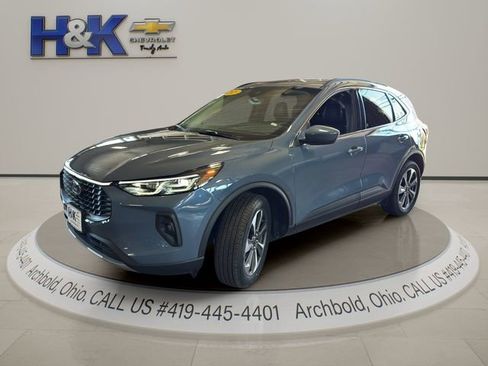 Used 2025 Ford Escape Platinum AWD/4WD image 4