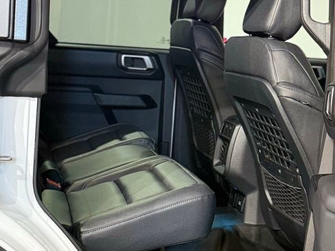 New 2026 Ford Bronco Badlands w/ Sasquatch Package AWD/4WD image 56