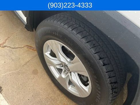 Used 2019 Toyota RAV4 XLE w/ Convenience Package AWD/4WD image 5