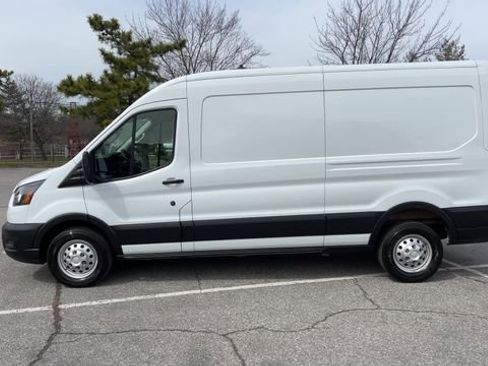 Used 2023 Ford Transit 250 Medium Roof AWD w/ Load Area Protection Package image 40