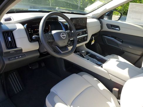 New 2026 Nissan Pathfinder SL w/ SL Premium Package AWD/4WD image 19