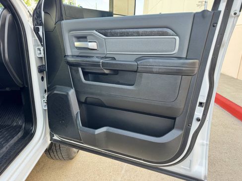 Used 2022 RAM 2500 Big Horn AWD/4WD image 18
