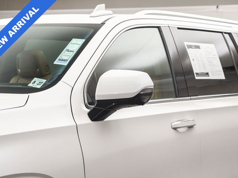 Used 2022 Cadillac Escalade ESV Premium Luxury image 13