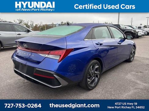 Certified 2024 Hyundai Elantra SEL w/ Convenience Package image 3