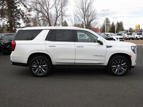 Used 2021 GMC Yukon Denali w/ Denali Premium Package AWD/4WD image 6