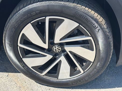 Used 2025 Volkswagen Atlas SE AWD/4WD image 33
