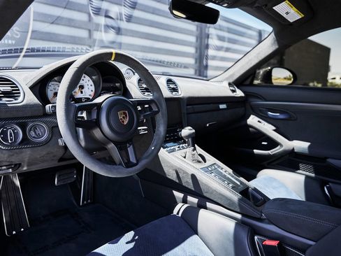 Used 2023 Porsche 718 Cayman GT4 RS RWD image 2
