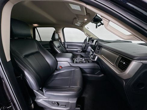 Used 2024 Ford Expedition Max XLT image 33
