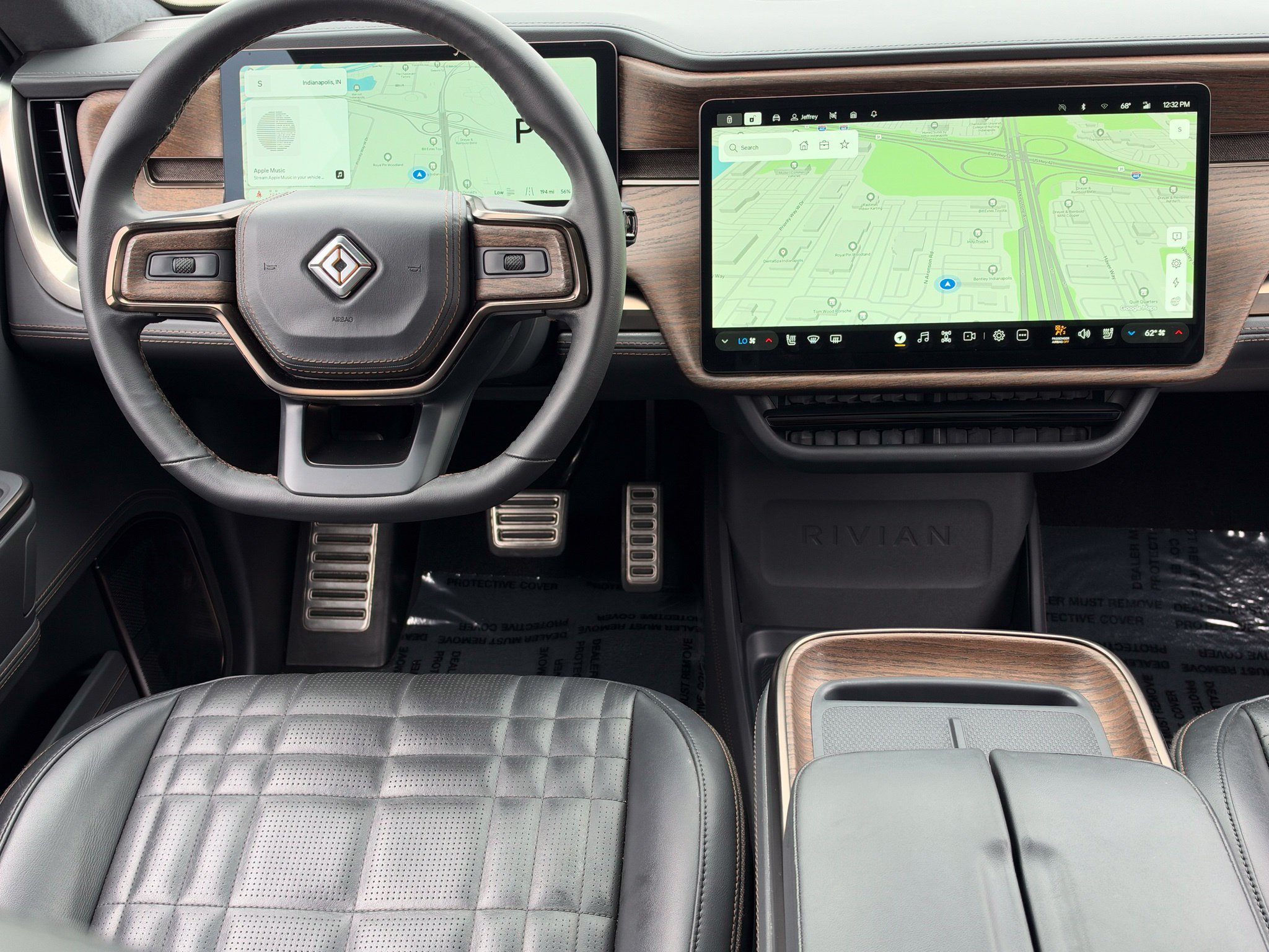 Used 2025 Rivian R1S Premium Dual AWD/4WD image 18