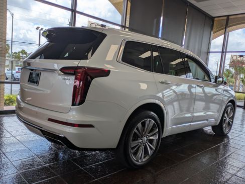 Certified 2023 Cadillac XT6 Premium Luxury w/ Technology Package AWD/4WD image 4