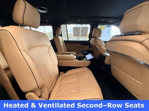 Used 2022 Jeep Grand Wagoneer Series III image 15