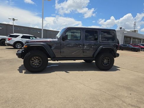 Used 2022 Jeep Wrangler Unlimited Rubicon w/ Xtreme Recon 35" Tire Package AWD/4WD image 9