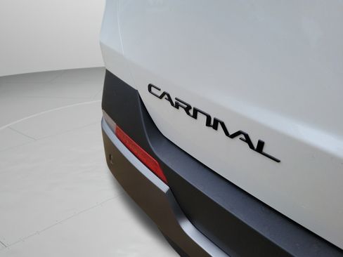 New 2027 Kia Carnival SX Prestige FWD image 32