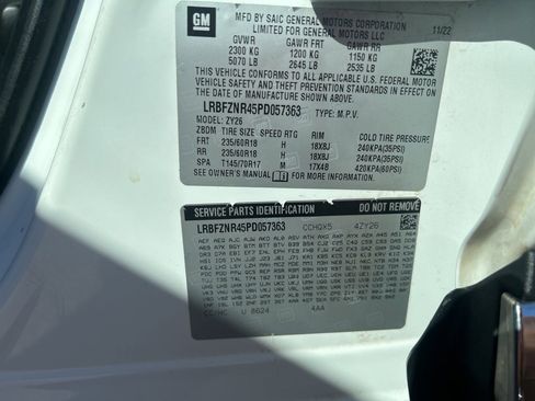 Used 2023 Buick Envision Essence image 30