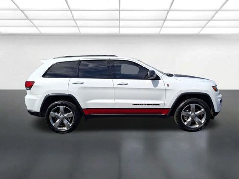 Certified 2021 Jeep Grand Cherokee Trailhawk w/ Trailhawk Luxury Group AWD/4WD image 2