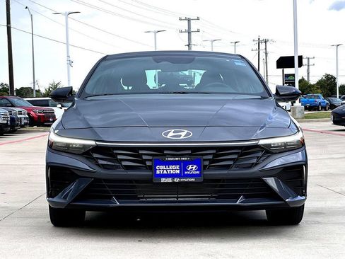Used 2025 Hyundai Elantra Sport w/ Cargo Package FWD image 10