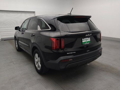 Used 2023 Kia Sorento LX FWD image 5