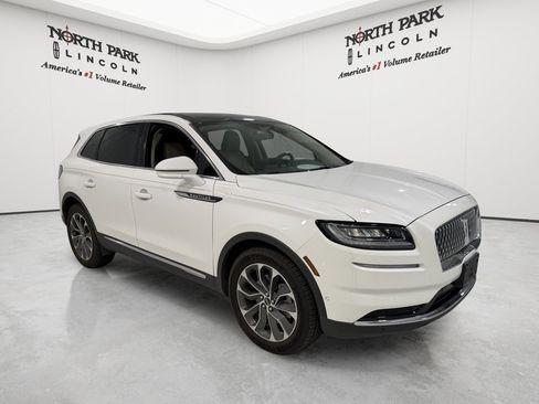 Used 2022 Lincoln Nautilus Reserve w/ Equipment Group 201A FWD image 7
