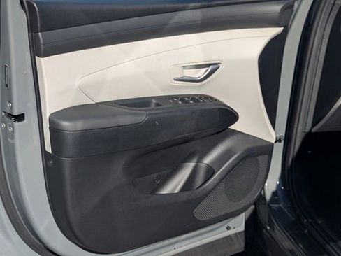 Used 2025 Hyundai Tucson SE image 10