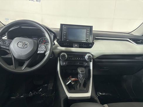 Used 2022 Toyota RAV4 XLE FWD image 20