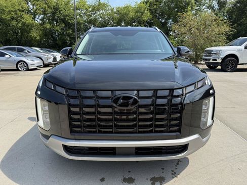 Used 2023 Hyundai Palisade SEL FWD image 2