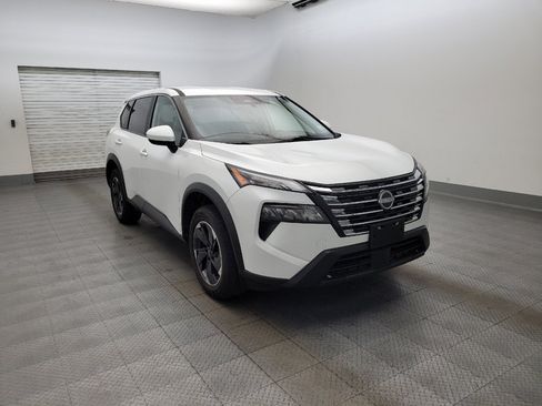 Used 2024 Nissan Rogue SV AWD/4WD image 13