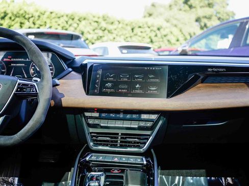 Certified 2023 Audi e-tron GT Prestige w/ Prestige Package image 13